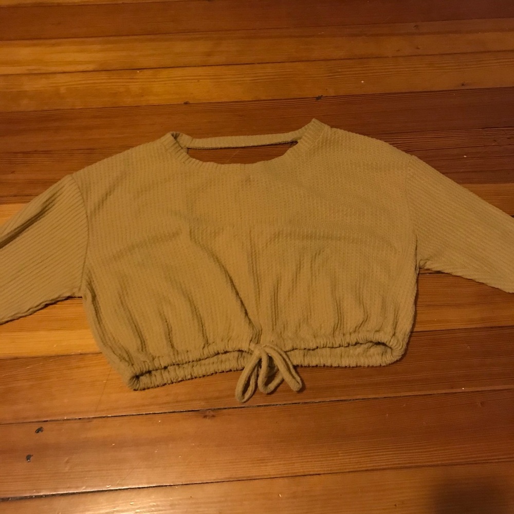 Yellow cropped shirt